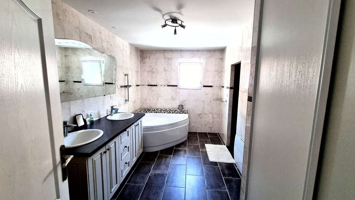 Maison à LIT-ET-MIXE