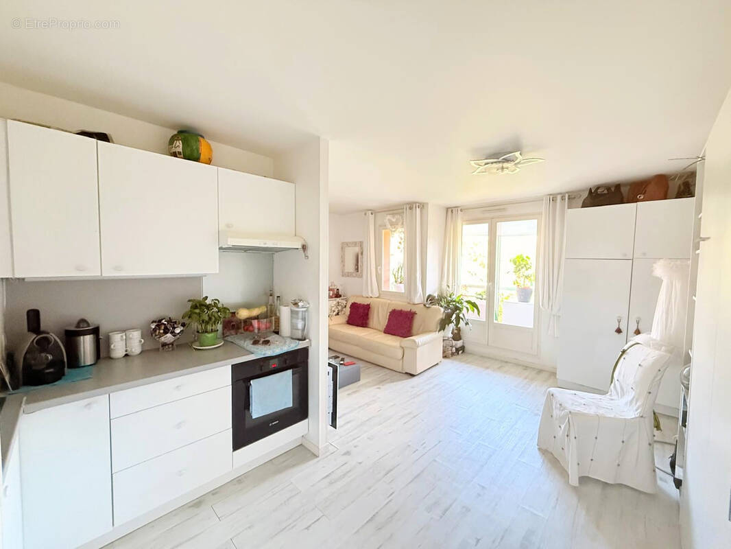 Appartement à BORMES-LES-MIMOSAS