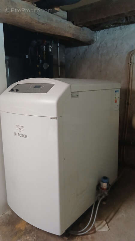 Maison à MONTMOREAU-SAINT-CYBARD