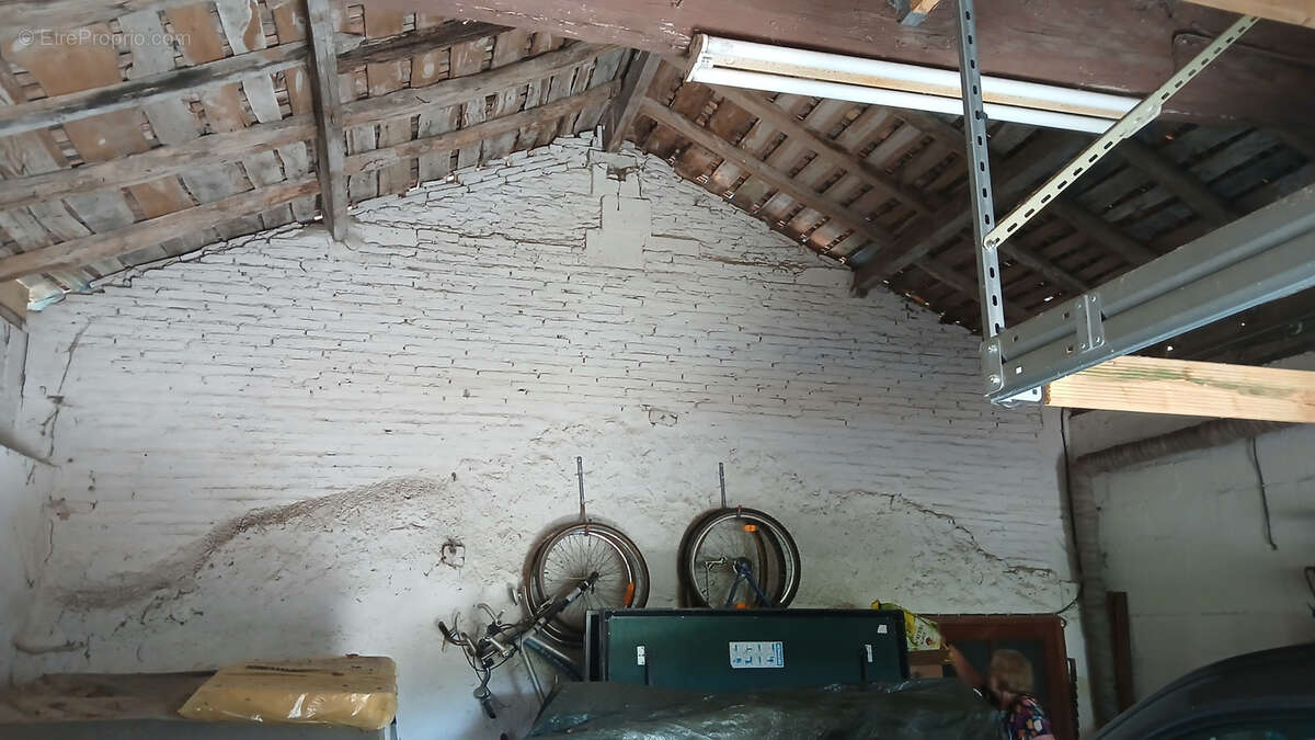 Maison à MONTMOREAU-SAINT-CYBARD