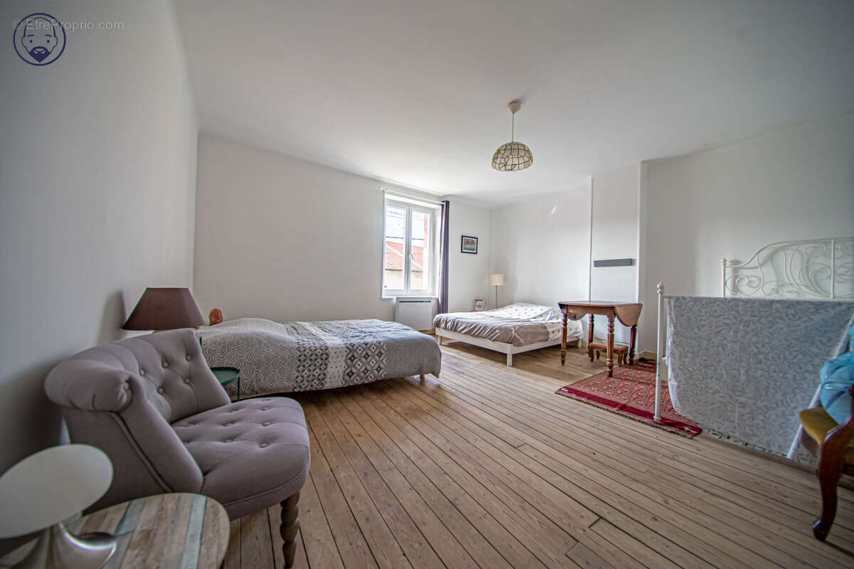 Maison à VIGNEULLES-LES-HATTONCHATEL