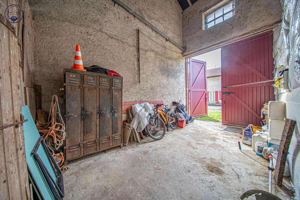 Maison à VIGNEULLES-LES-HATTONCHATEL