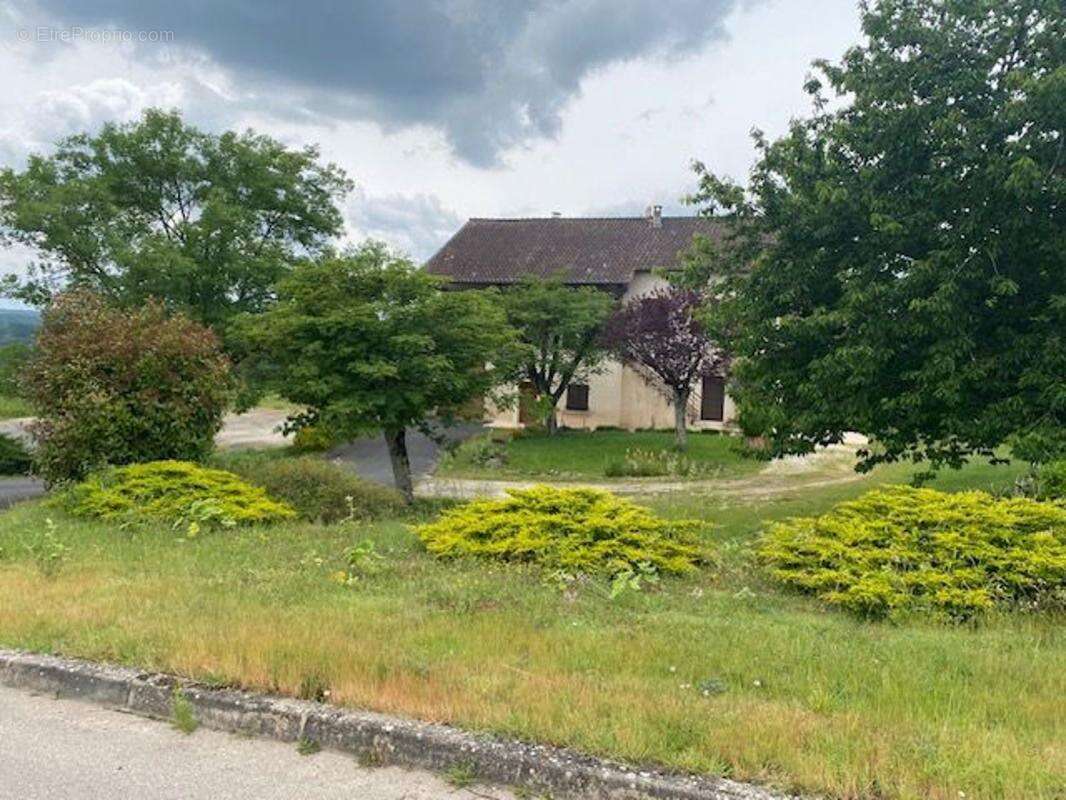 Maison à LACHAPELLE-AUZAC