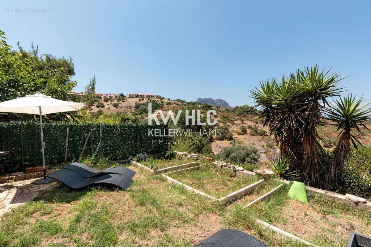 Maison à ROQUEBRUNE-SUR-ARGENS