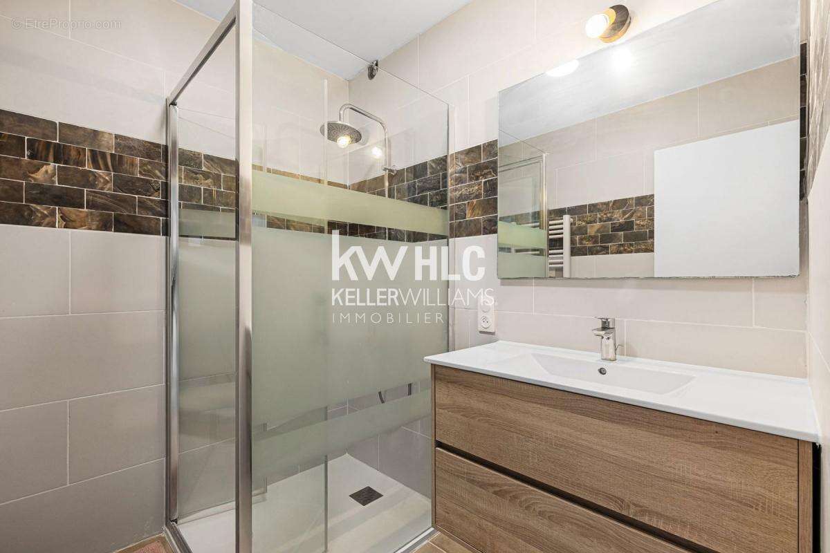 Maison à ROQUEBRUNE-SUR-ARGENS