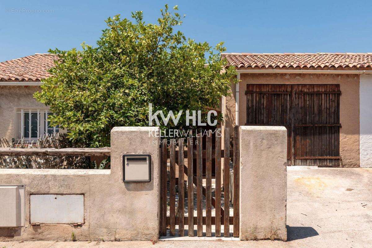 Maison à ROQUEBRUNE-SUR-ARGENS