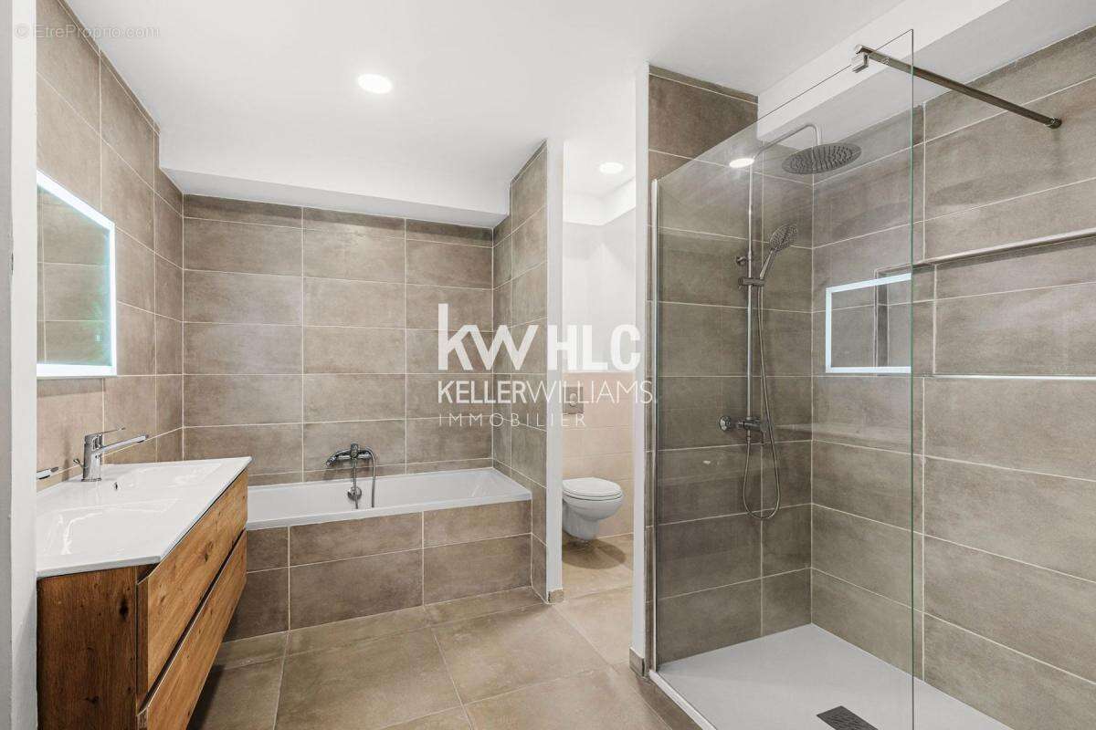 Maison à ROQUEBRUNE-SUR-ARGENS