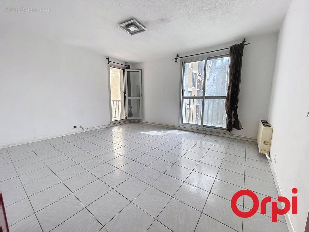 Appartement à MARSEILLE-11E