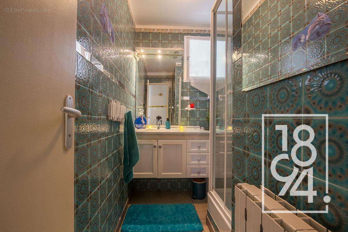 Appartement à MARSEILLE-3E