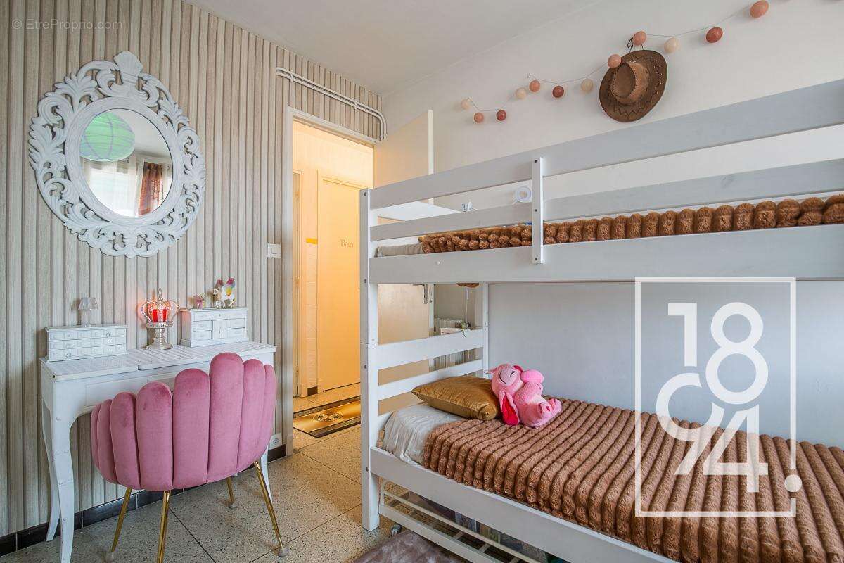 Appartement à MARSEILLE-3E