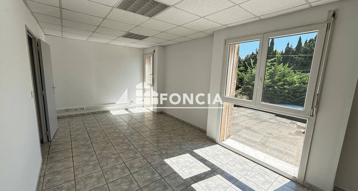 Commerce à MARIGNANE