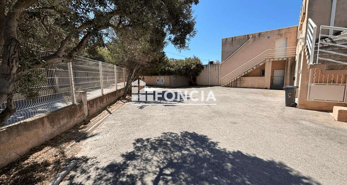 Commerce à MARIGNANE