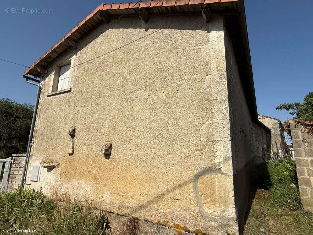 Maison à VILLEFAGNAN