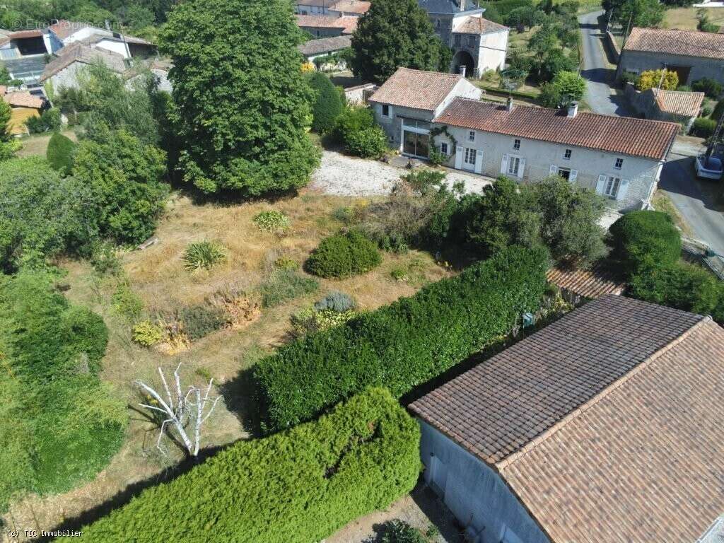 Maison à VILLEFAGNAN