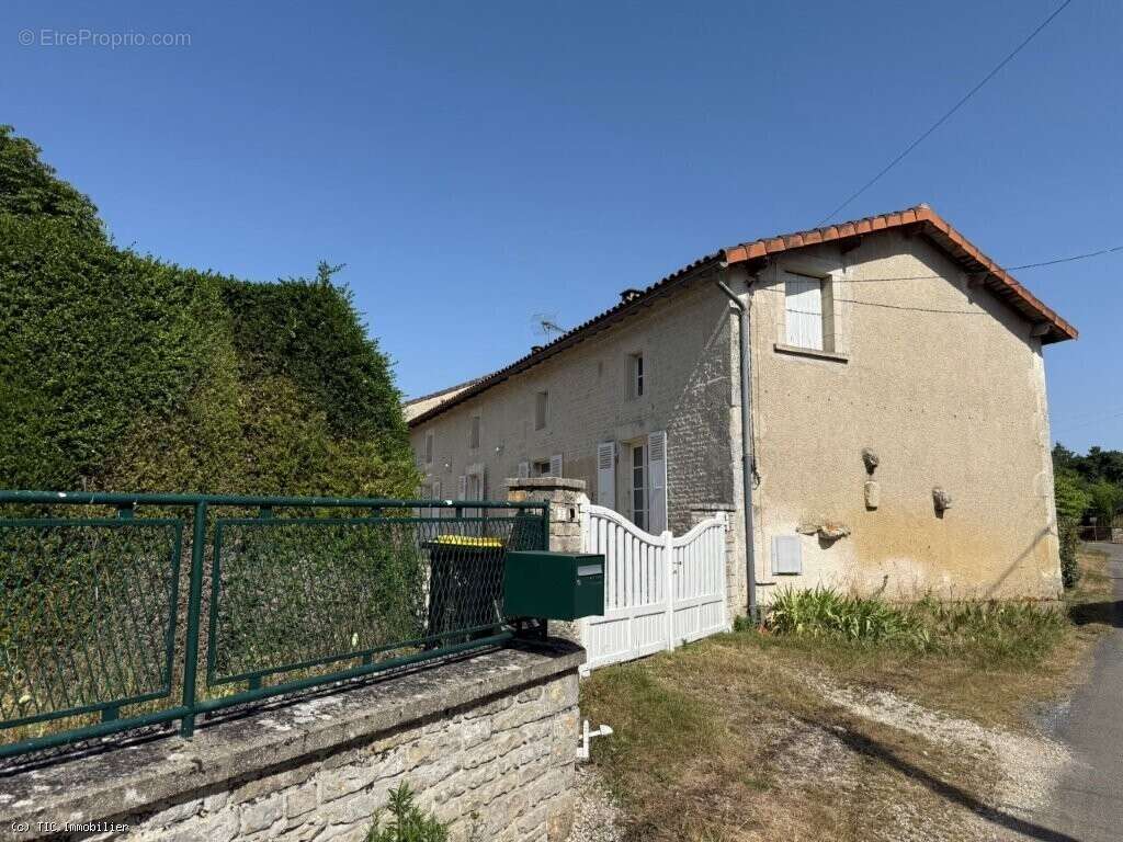 Maison à VILLEFAGNAN