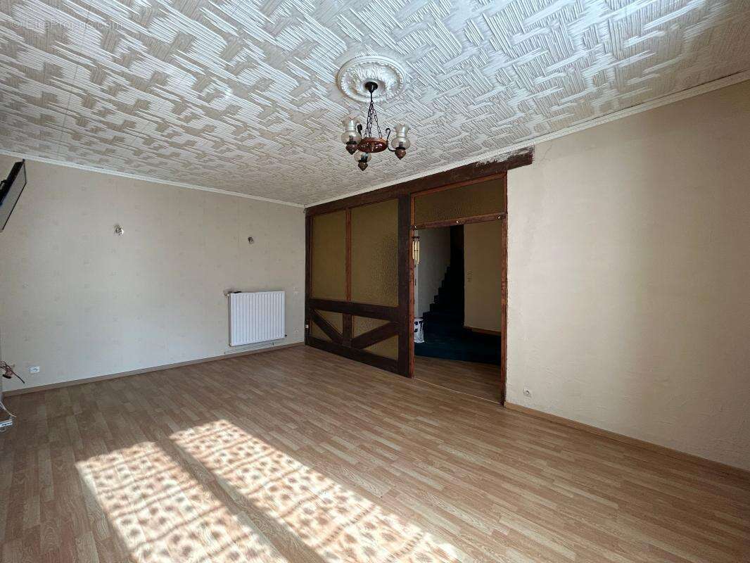 Maison à SAINT-AMAND-MONTROND