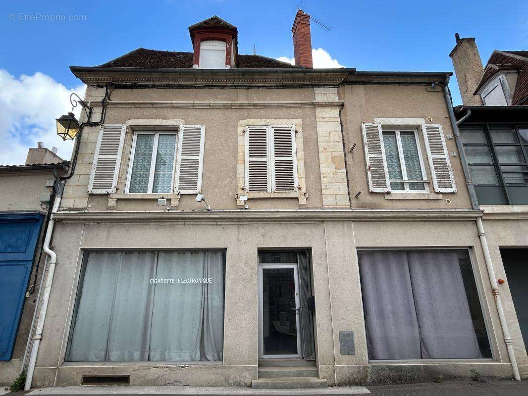 Maison à SAINT-AMAND-MONTROND