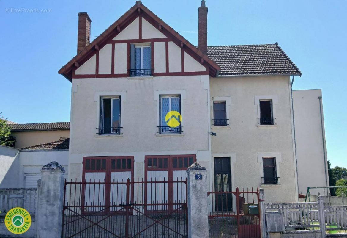 Maison à NERIS-LES-BAINS