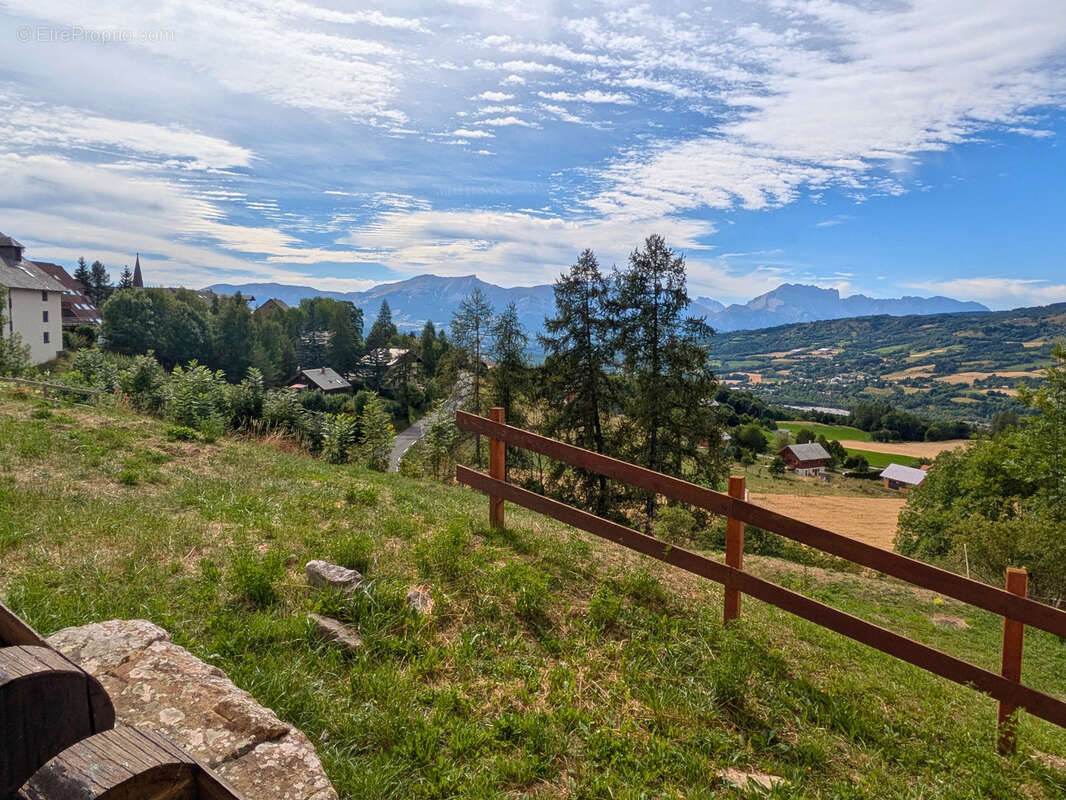 Appartement à SAINT-LEGER-LES-MELEZES