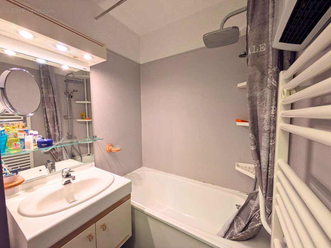 Appartement à SAINT-LEGER-LES-MELEZES