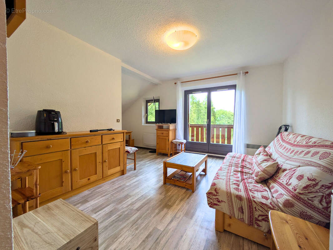 Appartement à SAINT-LEGER-LES-MELEZES