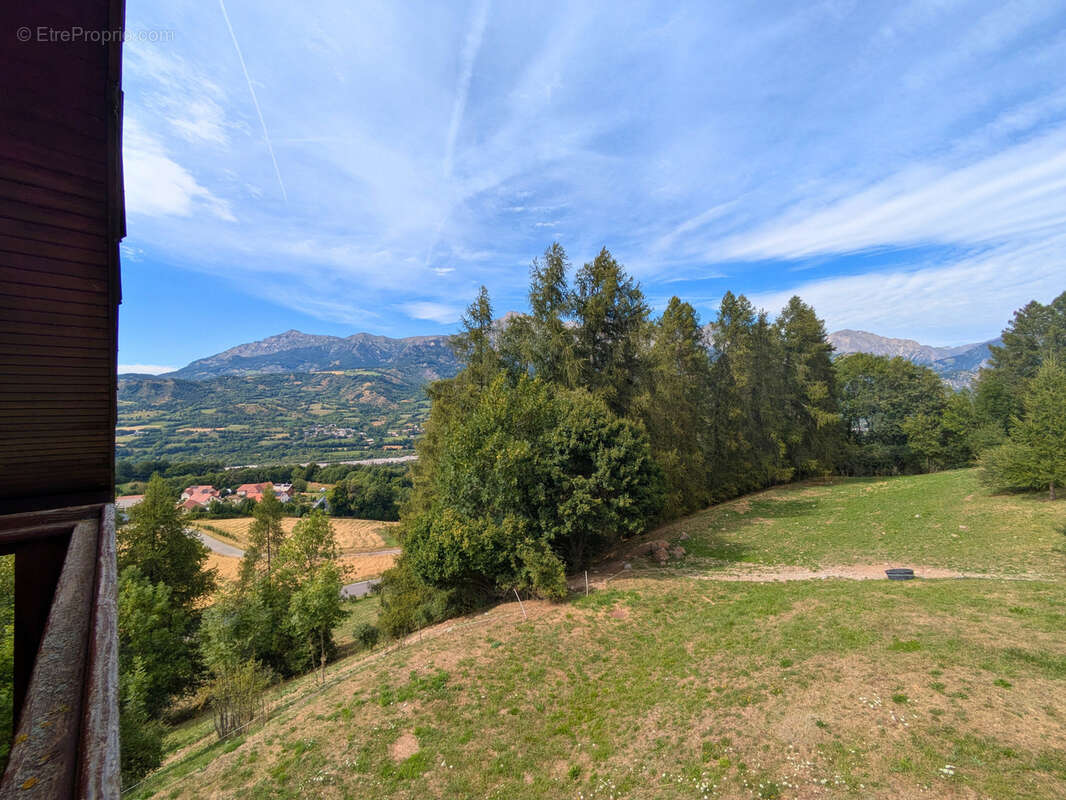 Appartement à SAINT-LEGER-LES-MELEZES