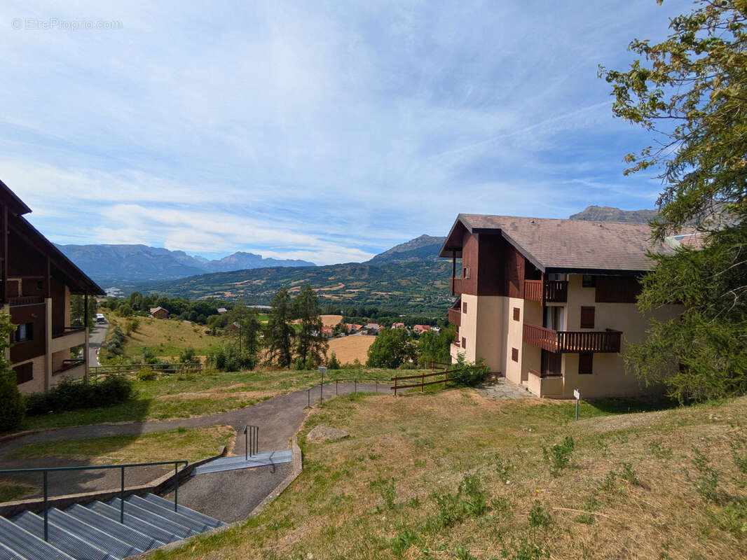 Appartement à SAINT-LEGER-LES-MELEZES