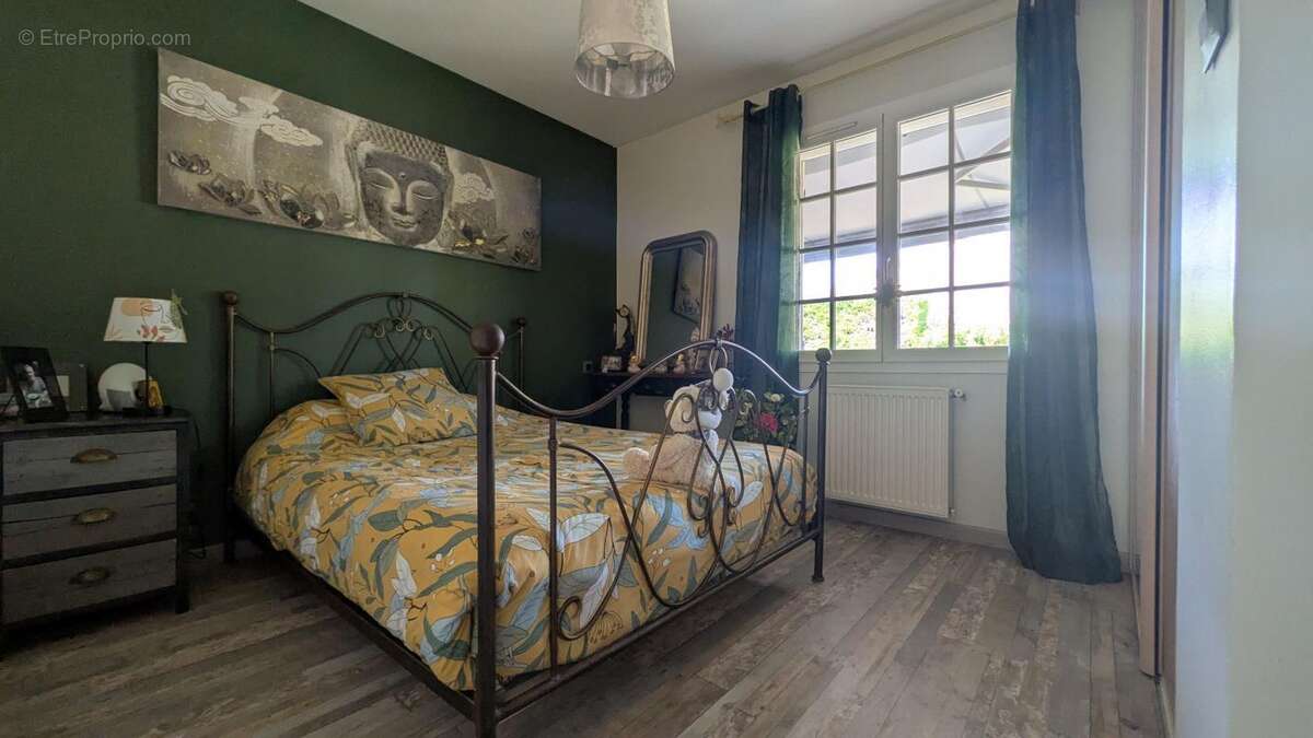 Maison à PRIGNAC-ET-MARCAMPS