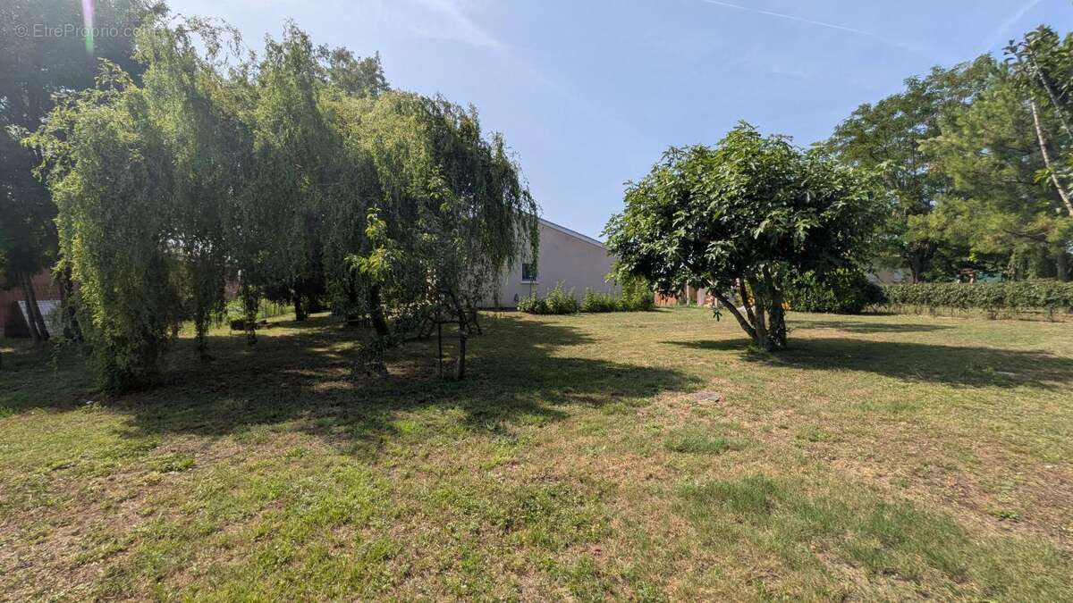 Maison à PRIGNAC-ET-MARCAMPS