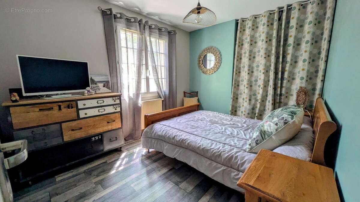 Maison à PRIGNAC-ET-MARCAMPS