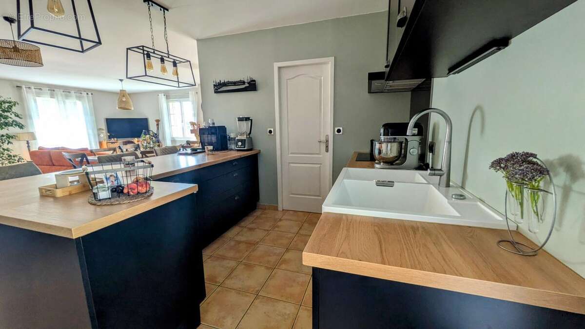 Maison à PRIGNAC-ET-MARCAMPS