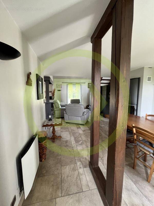 Maison à SAINS-EN-AMIENOIS