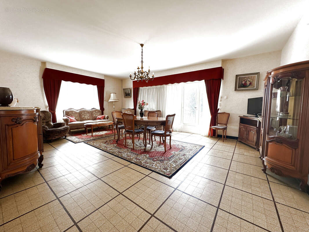 Maison à MESCHERS-SUR-GIRONDE