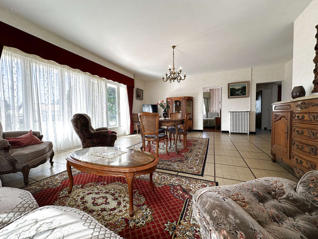 Maison à MESCHERS-SUR-GIRONDE