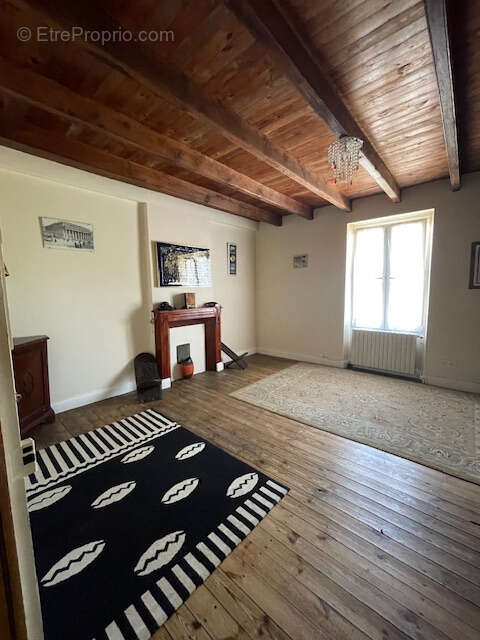 Maison à CHAMPNIERS