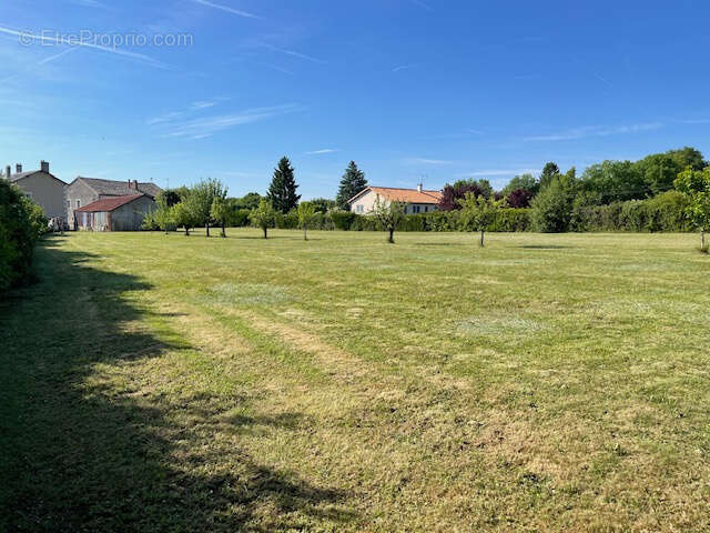 Maison à CHAMPNIERS