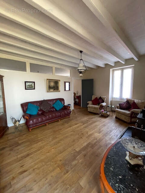 Maison à CHAMPNIERS