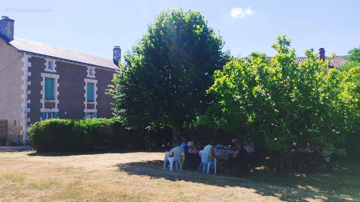 Maison à CHAMPNIERS