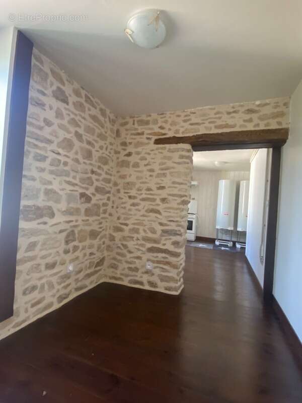 Appartement à DUN-LE-PALESTEL