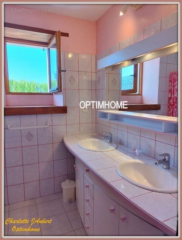 Maison à BARBEZIEUX-SAINT-HILAIRE