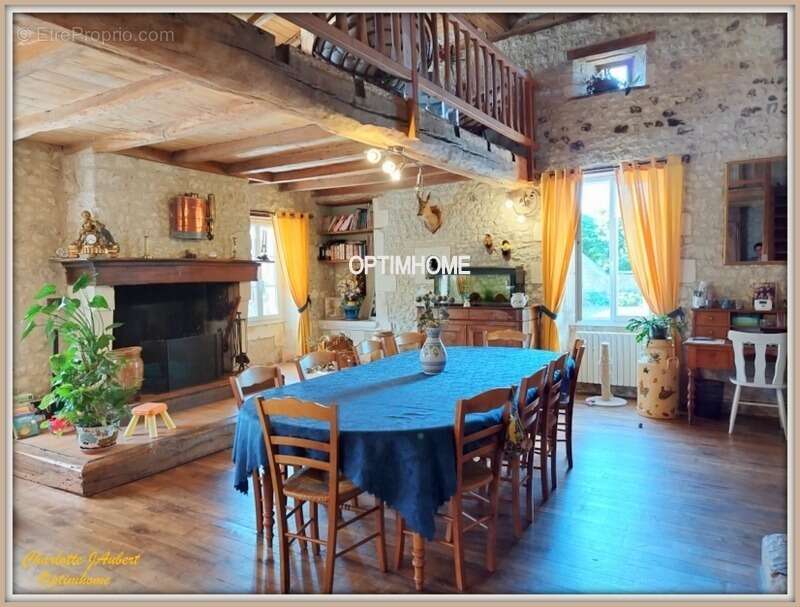 Maison à BARBEZIEUX-SAINT-HILAIRE