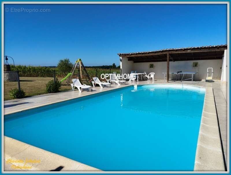 Maison à BARBEZIEUX-SAINT-HILAIRE