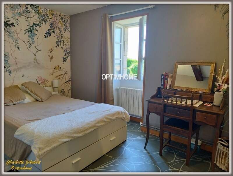 Maison à BARBEZIEUX-SAINT-HILAIRE