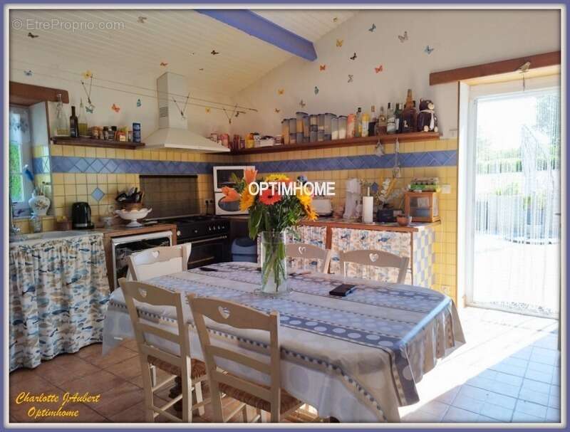 Maison à BARBEZIEUX-SAINT-HILAIRE