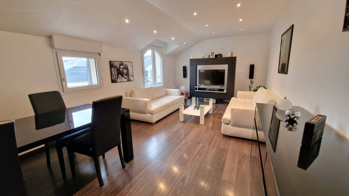 Appartement à LOUVRES