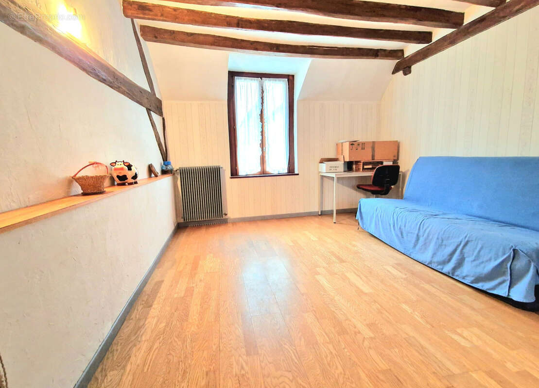 Maison à VILLENEUVE-LE-COMTE