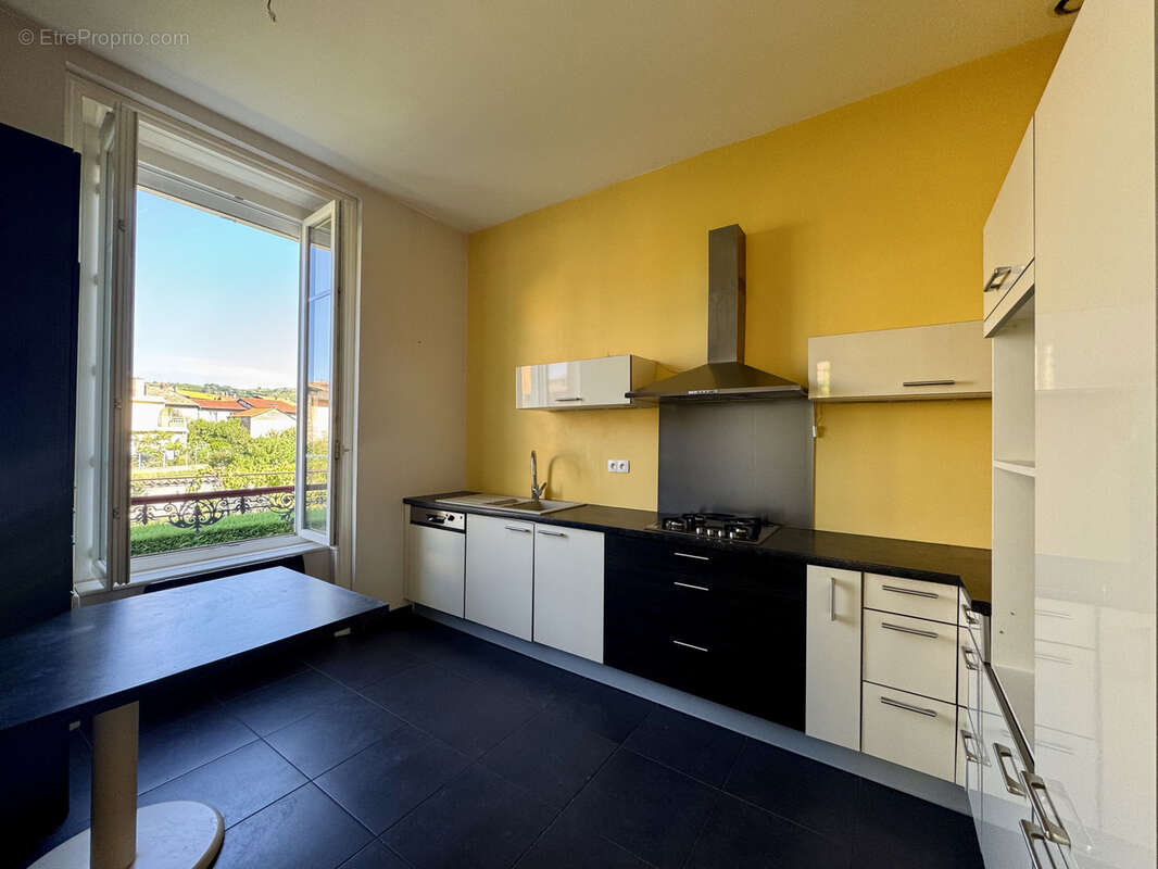 Maison à LES ROCHES-DE-CONDRIEU