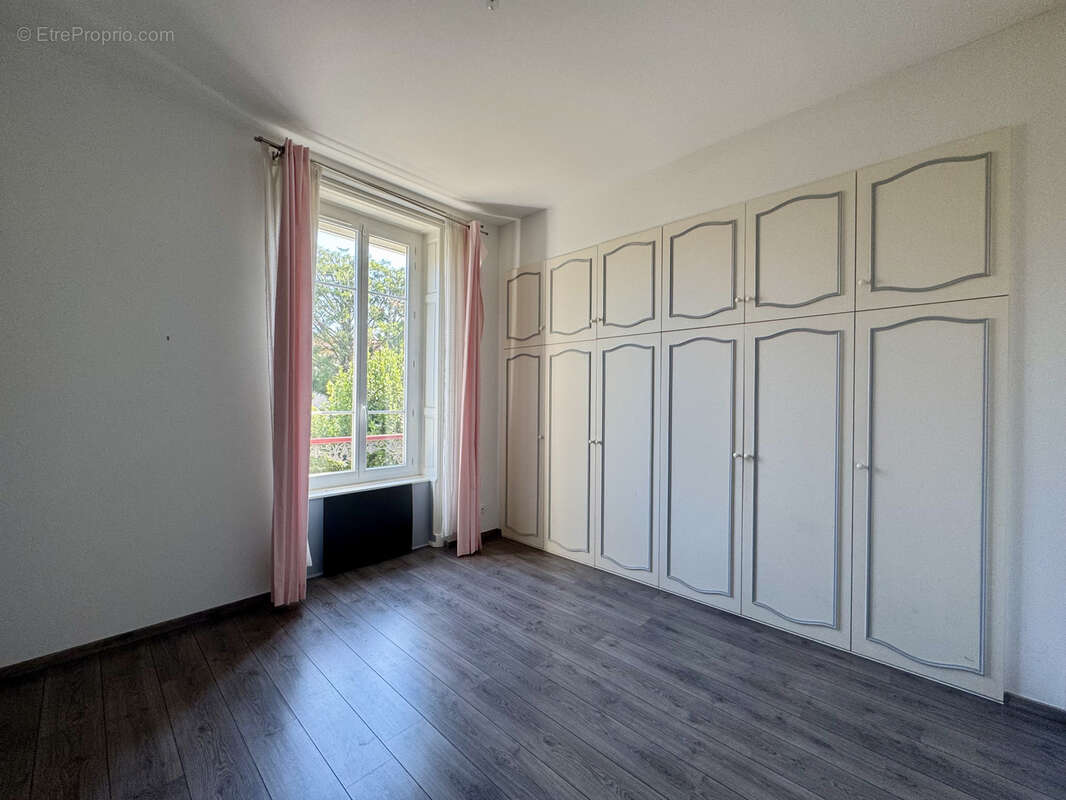 Maison à LES ROCHES-DE-CONDRIEU