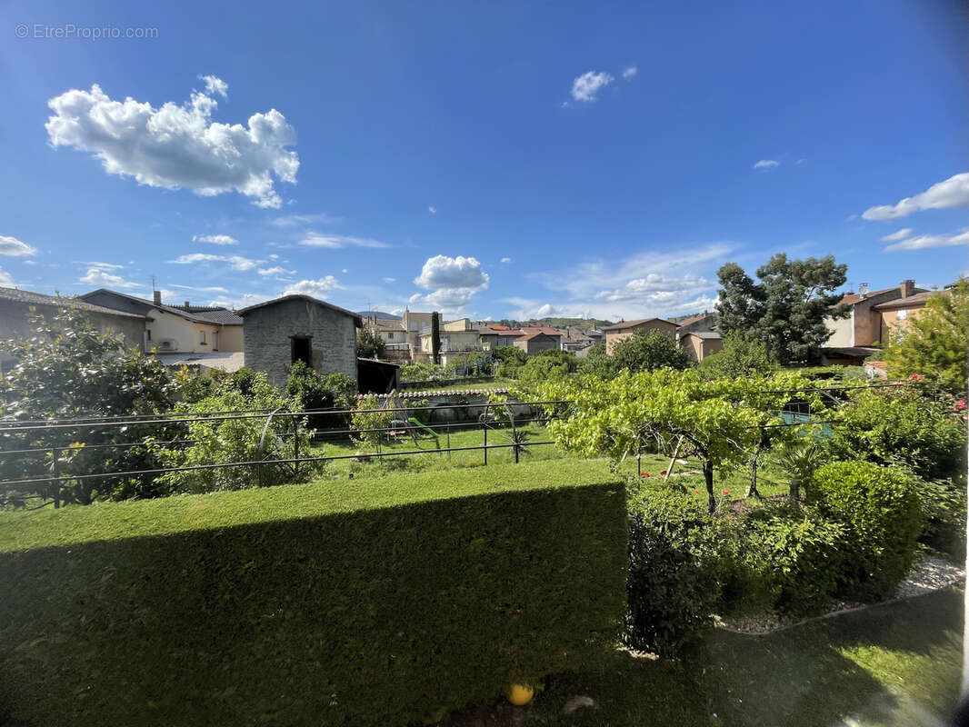 Maison à LES ROCHES-DE-CONDRIEU