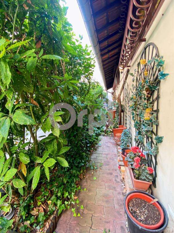 Appartement à PARIS-20E